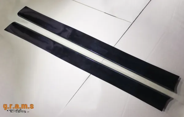 Jupes latérales de la Mitsubishi Lancer Evolution X - Style Varis
